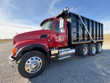 Main image Mack CV713